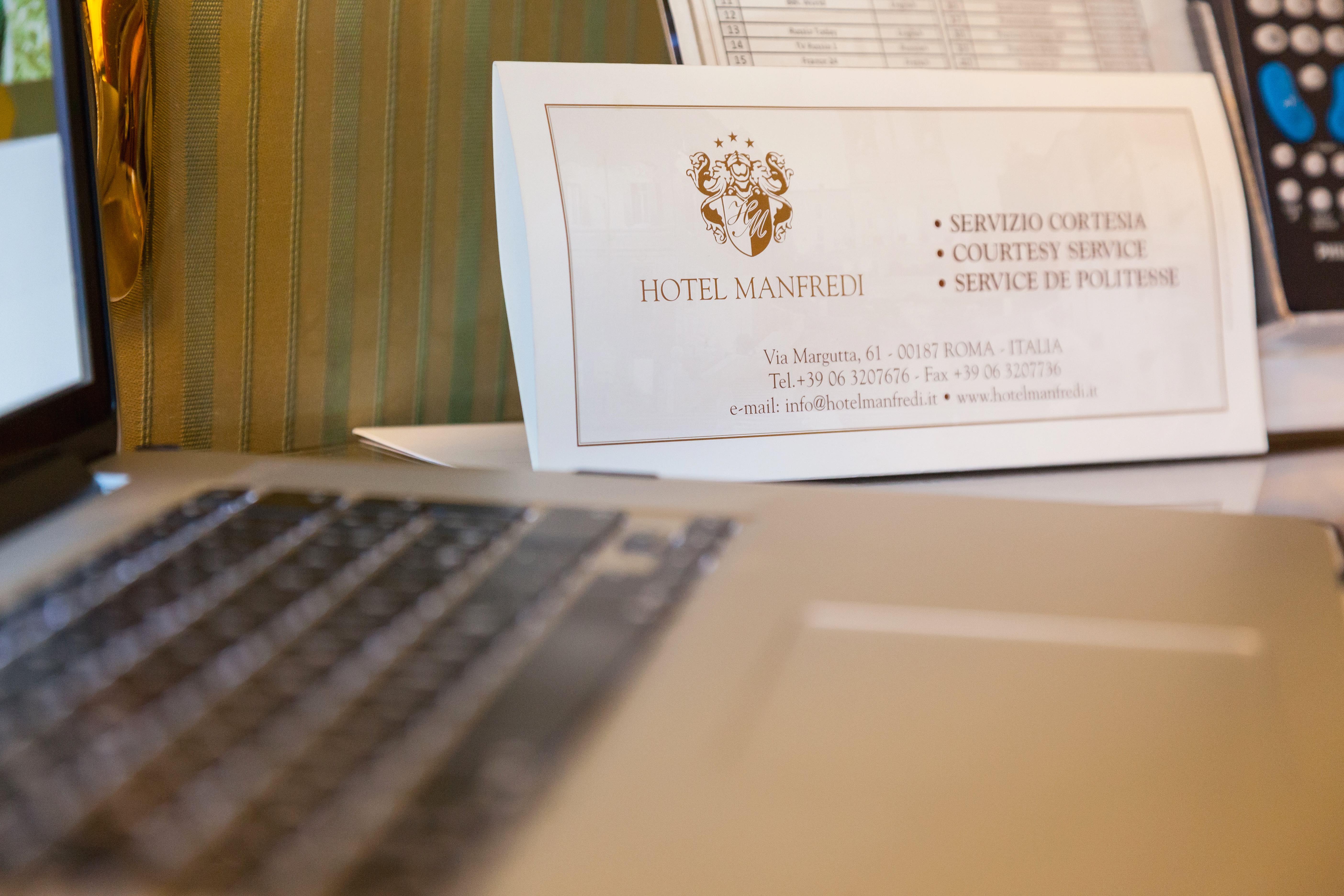 Hotel Manfredi Suite In רומא מראה חיצוני תמונה